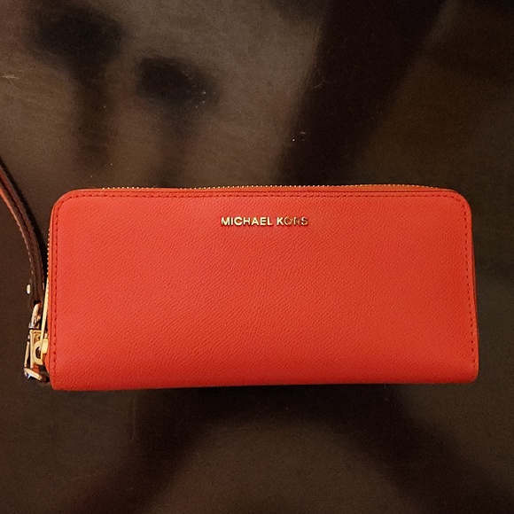 Michael Kors Wallet - Picture 1 of 5